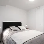 Sleek And Spacious 3 Bedroom Apartment In City Centre