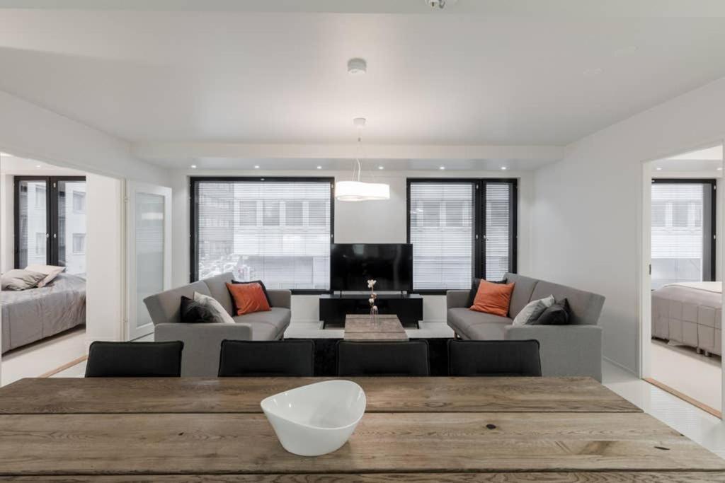 Sleek And Spacious 3 Bedroom In Centre Appartement